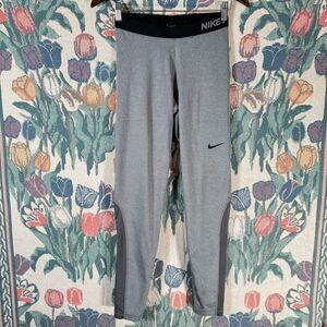 Nike Pro Grey Workout Leggings Women’s Size Medium Dri-Fit Polyester Spandex